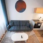 I Got 5 On It - Brand New Apartments By Pink Flamingo