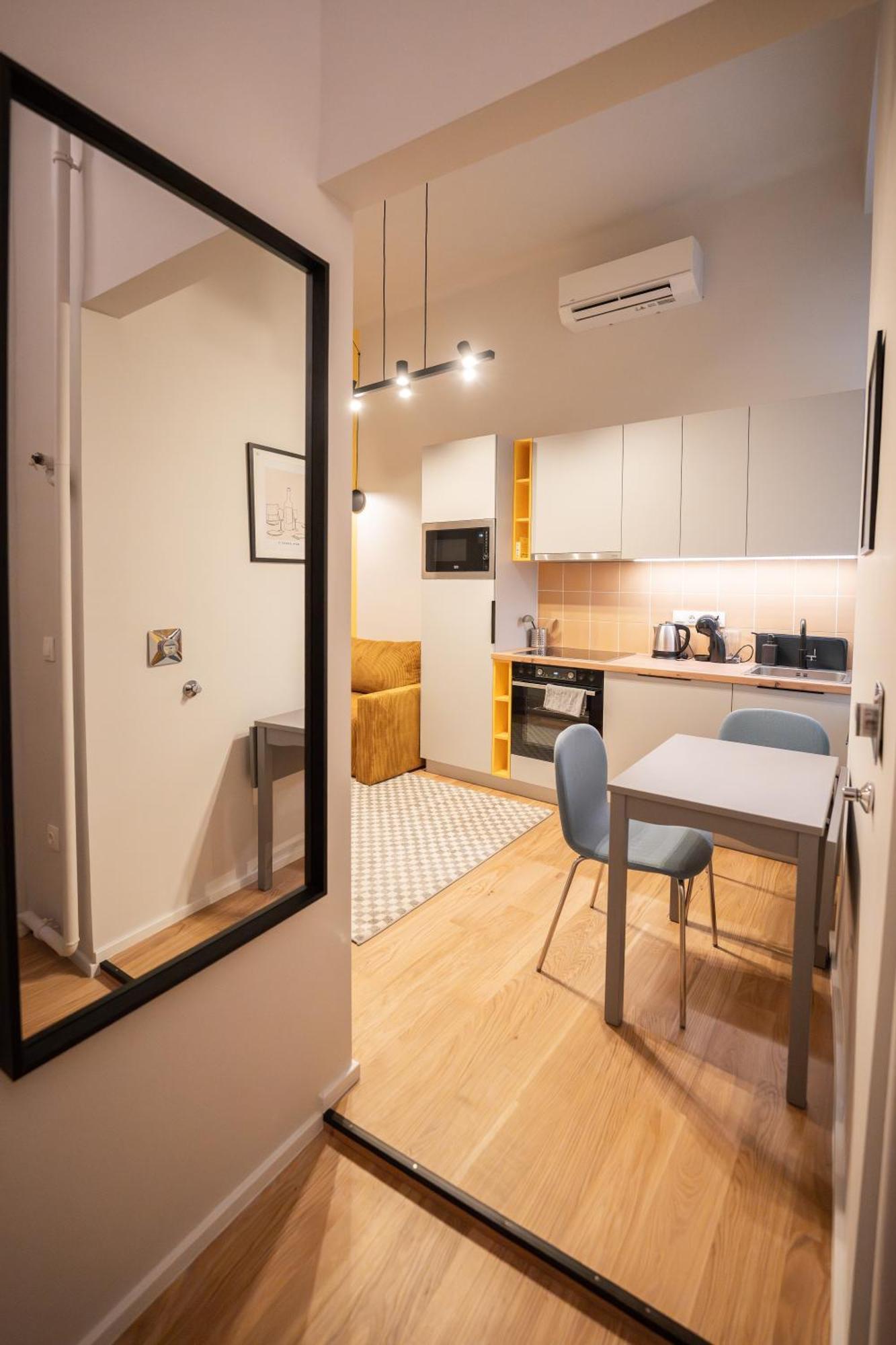 I Got 5 On It - Brand New By Pink Flamingo Apartment Budapest