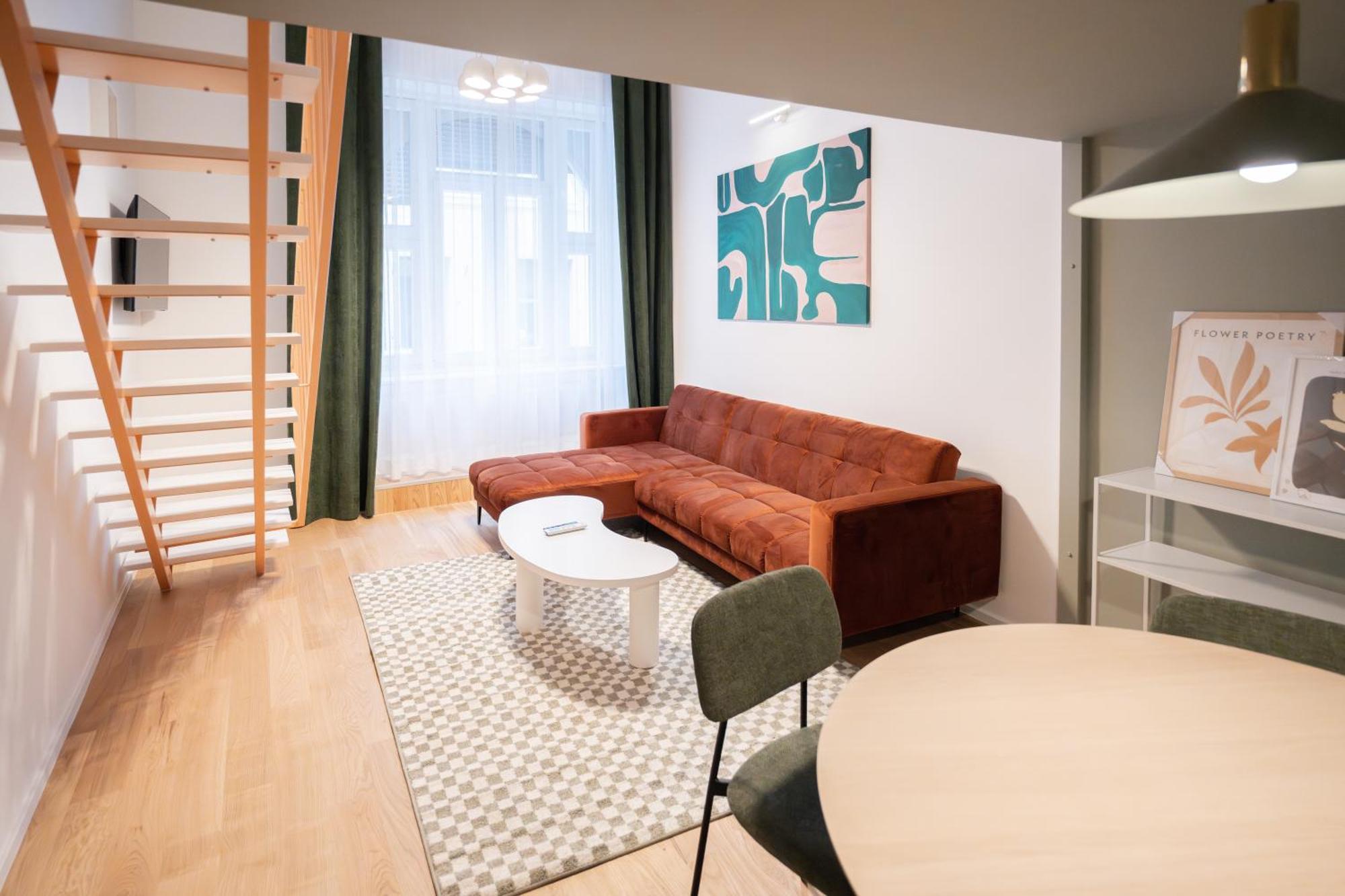 I Got 5 On It - Brand New By Pink Flamingo Apartamento *