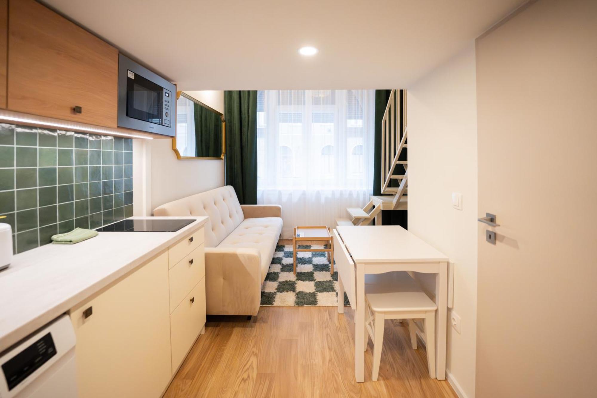 Apartment I Got 5 On It - Brand New By Pink Flamingo Budapest